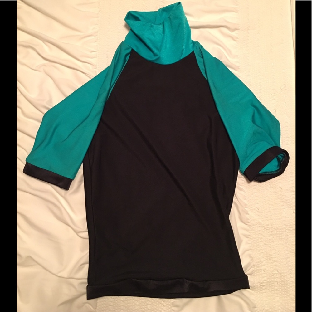 Mid Sleeve Swim Shirt - Size XS